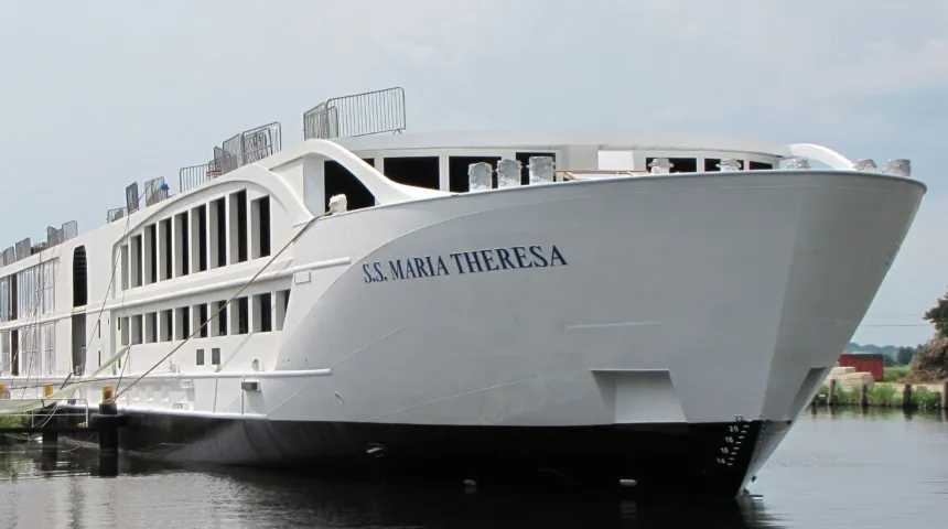 Passagiersschip S.S. Maria Theresa voorzien van elektrische vloerverwarming