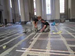 Het plaatsten van Speedheat verwarmingselementen Borgerhout kerk