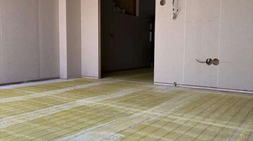 Elektrische vloerverwarming levensloopbestendige woning garage