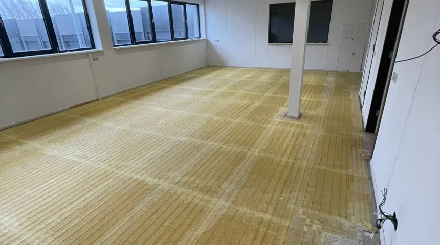 Elektrische vloerverwarming in kantoorpand